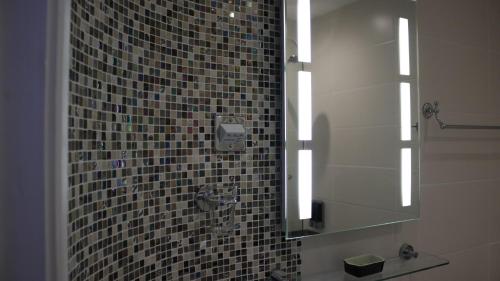 Bowness Bay Suites - image 4