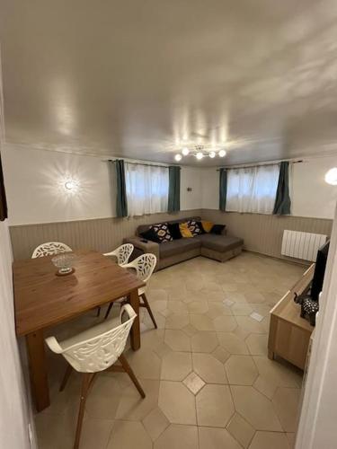 Appartement dans petite résidence très calme - Location saisonnière - Drancy