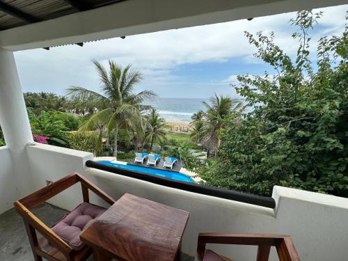 Beachfront Paradise Boutique Hotel Room Type - King Room with Balcony