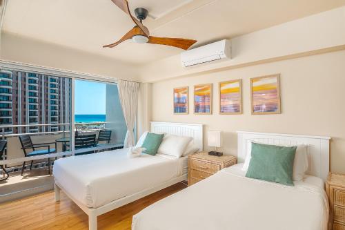 Upscale 2BR & 2BA Ocean View in Waikiki with Parking!, Honolulu (photo 4)