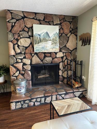 Bearadise Retreat At English Mountain Condo in Sevierville, USA