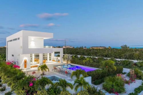 Entire Villa in Providenciales, Long Bay Beach, Turks and Caicos Islands