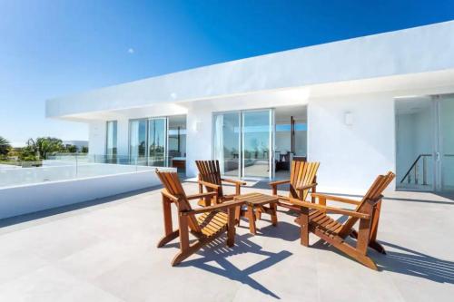 Entire Villa in Providenciales, Long Bay Beach, Turks and Caicos Islands