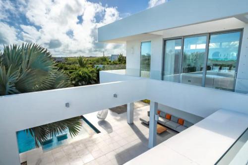 Entire Villa in Providenciales, Long Bay Beach, Turks and Caicos Islands