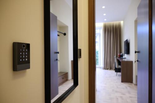 CLOUD 5 Blloku Rooms Tirana, Tirana (photo 8)