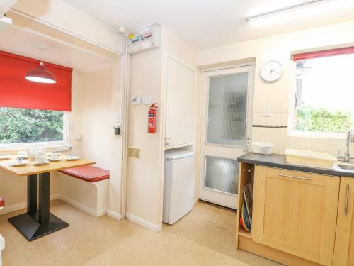 Swan Dyke Cottage - image 13