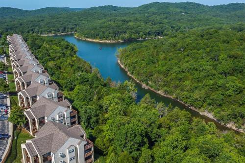 Lakeside Escape in Branson, USA