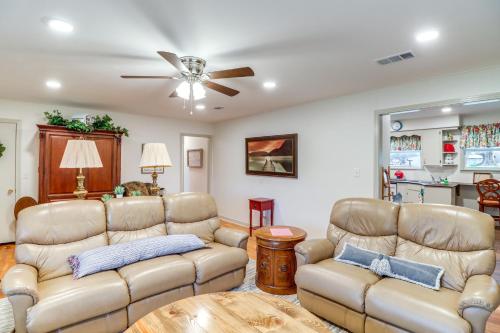 Historic Greers Ferry Home Less Than 2 Mi to Shiloh Marina in Fairfield Bay (AR)