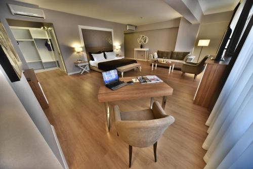 North Point Hotel - image 4