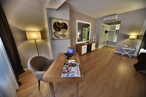 North Point Hotel - image 5
