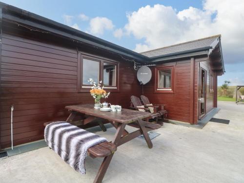 Chywolow Lodge PENZANCE - image 11