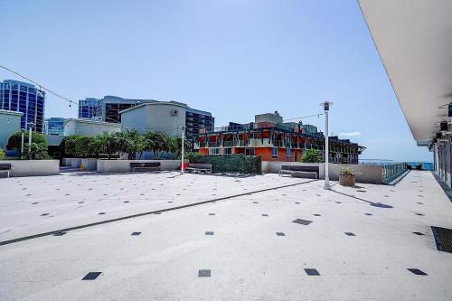 Deluxe Studio in Coconut Grove City and Bay views Includes Parking - Tap to explore photos