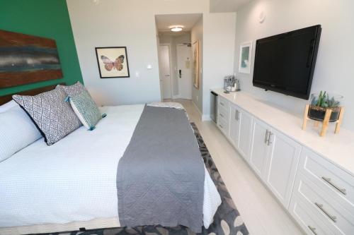 Renovated 21st Floor Private Unit located in Coconut Grove Hotel in Miami, USA