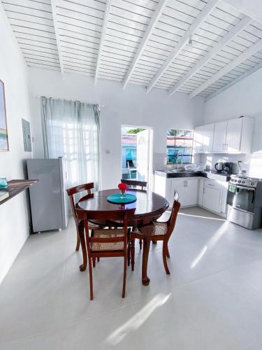 Køkken, Tropical Escape in Speightstown