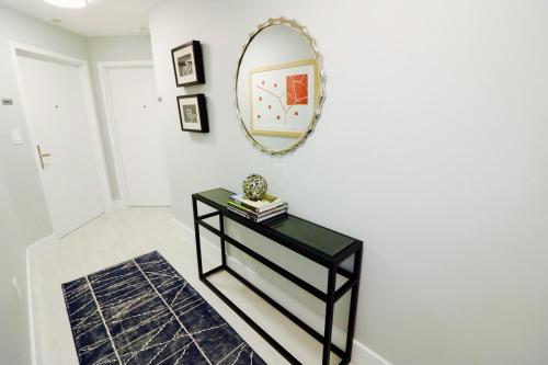 Connecting Rooms-Coconut Grove 21st Floor Parking Included in Miami, USA