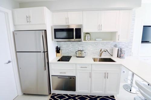 Connecting Rooms-Coconut Grove 21st Floor Parking Included in Miami, USA
