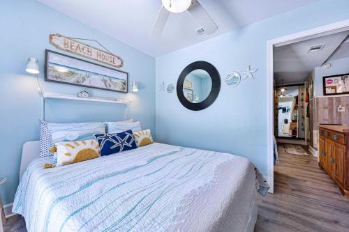 Dog-Friendly Jacksonville Beach Apt with Yard! - image 10