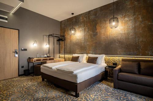 . URBAN HOTEL