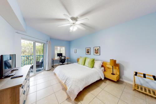 Oceanwalk 10-203 in New Smyrna Beach, USA