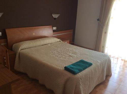 2 twin beds