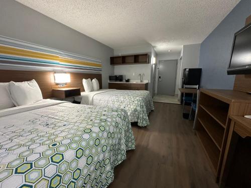HomeTowne Studios Richmond, VA – W Broad St  – khách sạn tại Richmond (VA)