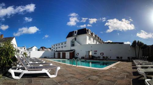 Norfolk Hotel - image 13