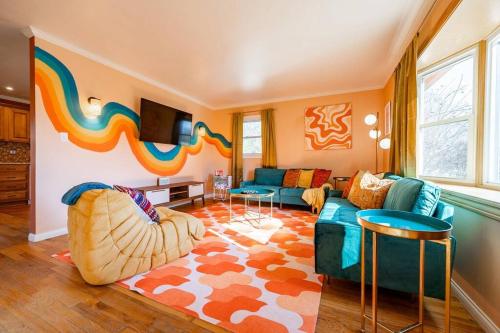 10mins to IUB: 4bd - Karaoke - Pickleball