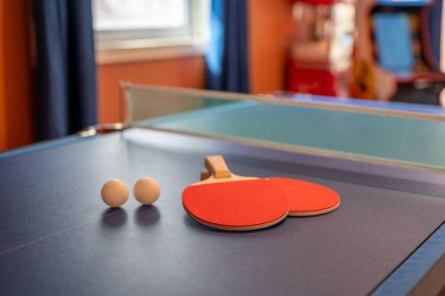 10mins to IUB: 4bd - Karaoke - Pickleball