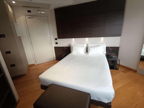 The Hub Hotel - image 8
