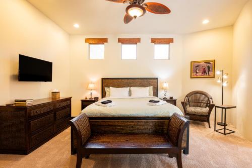 Scottsdale Agave House- Located on one Acre, Resort Style Amenities and Private Casita!