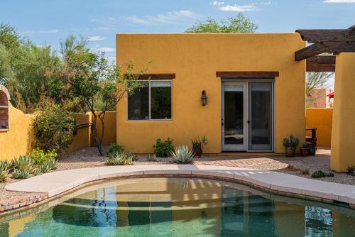 Scottsdale Agave House- Located on one Acre, Resort Style Amenities and Private Casita!