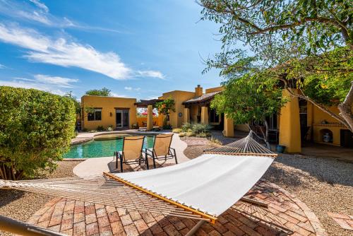 Scottsdale Agave House- Located on one Acre, Resort Style Amenities and Private Casita!