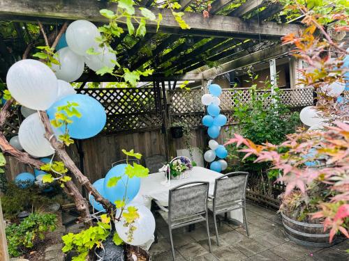Scorpio House Langley -ROOM 1 Separate restroom