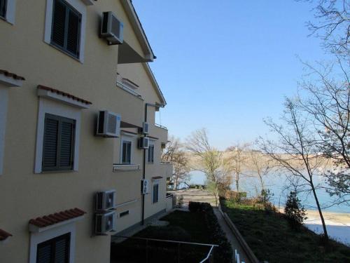 Apartments by the sea Omisalj, Krk - 21946