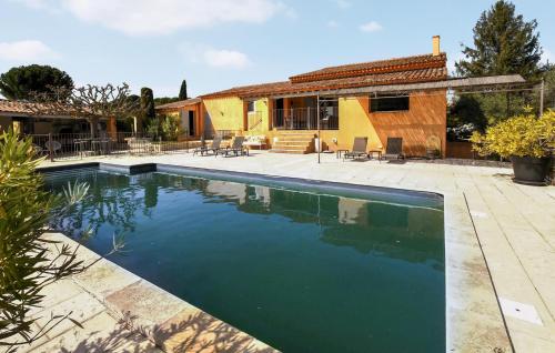 Awesome Home In La Tour-daigues With Private Swimming Pool, Can Be Inside Or Outside - Location saisonnière - La Tour-d'Aigues