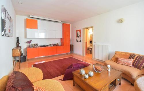6 Bedroom Awesome Home In Roma - image 12