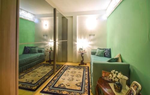 6 Bedroom Awesome Home In Roma - image 13