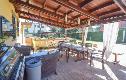 6 Bedroom Awesome Home In Roma - image 14