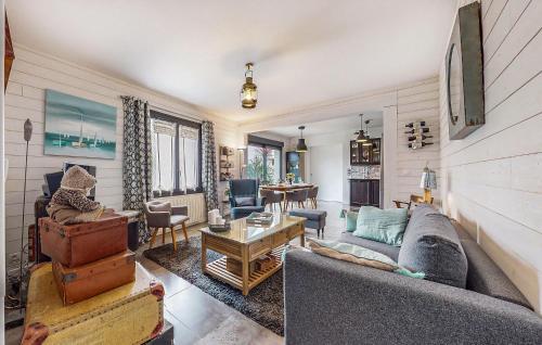 Nice Home In Royan With Wifi