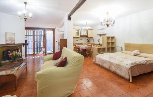 Stunning Apartment In Roma With Wifi in Rome