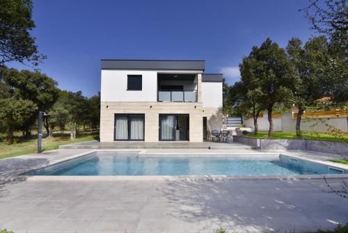 Holiday house with a swimming pool Vrana, Biograd - 22804