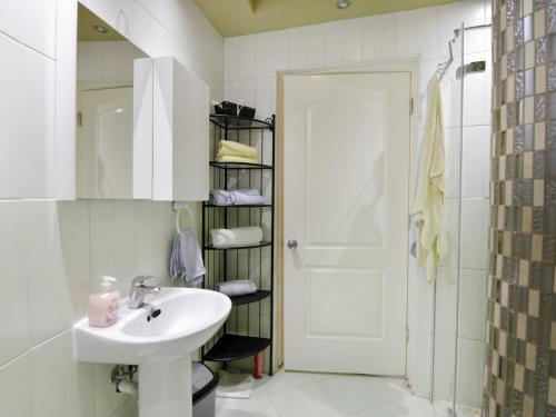 Two-Bedroom Apartment with Terrace image 10