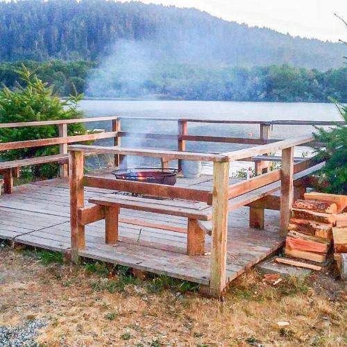 Létesítmények, Surfside Glamping camper in Klamath