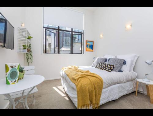 Perfectly Positioned Central Studio