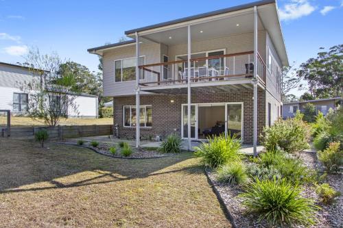 Allawah beach house with Dee Beach views