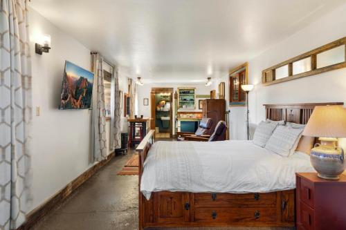 Main Street Studio in Creede, USA