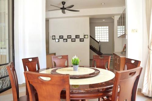 Bella Vista Port Dickson Beachfront Villa in Taman Port Dickson Utama