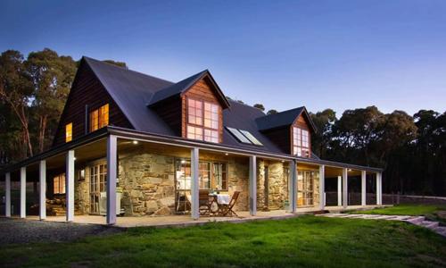 Cedar and Stone - Daylesford Region in Porcupine Ridge