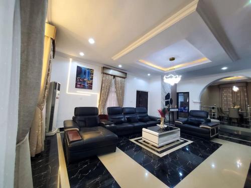 3 bedrooms with Modern Amenities