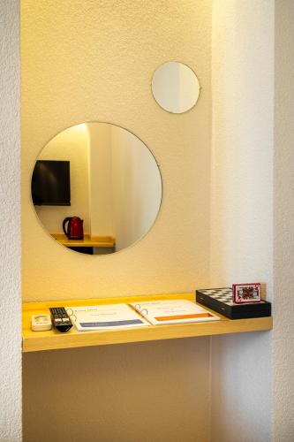 Budget Double Room image 9